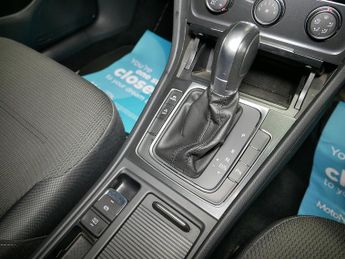 Volkswagen Golf TSI SE Nav