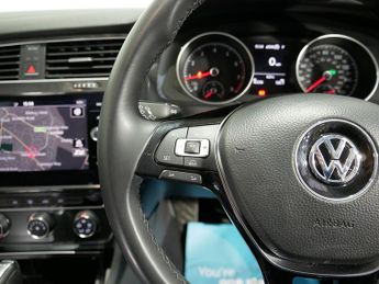 Volkswagen Golf TSI SE Nav