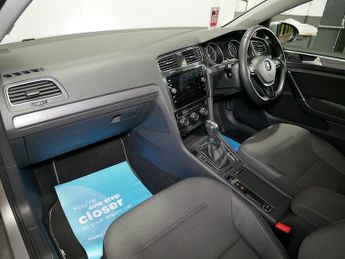 Volkswagen Golf TSI SE Nav