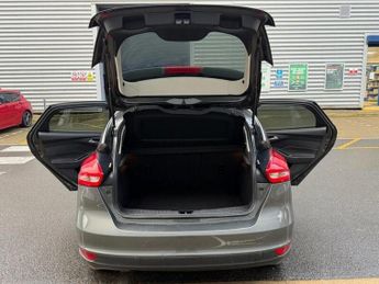 FORD FOCUS FOCUS 1.0T EcoBoost Zetec Hatchback 5dr Petrol Auto Euro 6 (s/s)