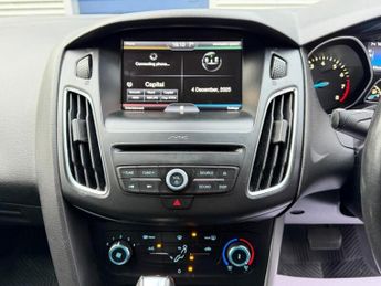 FORD FOCUS FOCUS 1.0T EcoBoost Zetec Hatchback 5dr Petrol Auto Euro 6 (s/s)