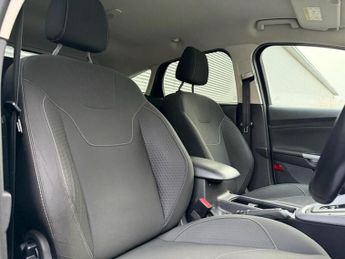 FORD FOCUS FOCUS 1.0T EcoBoost Zetec Hatchback 5dr Petrol Auto Euro 6 (s/s)