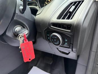 FORD FOCUS FOCUS 1.0T EcoBoost Zetec Hatchback 5dr Petrol Auto Euro 6 (s/s)