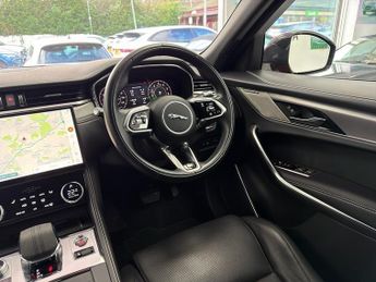 Jaguar F-PACE P400e R-Dynamic SE