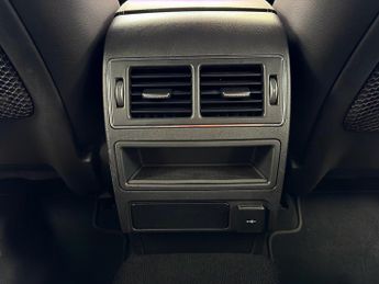 Jaguar F-PACE P400e R-Dynamic SE