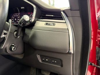 Jaguar F-PACE P400e R-Dynamic SE