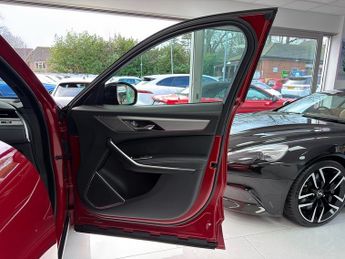 Jaguar F-PACE P400e R-Dynamic SE