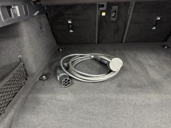 Jaguar F-PACE P400e R-Dynamic SE