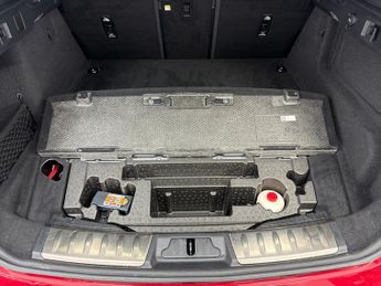 Jaguar F-PACE P400e R-Dynamic SE