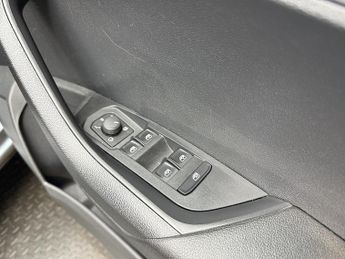 Skoda Karoq 1.6 TDI SE SUV 5dr Diesel DSG Euro 6 (s/s) (115 ps)