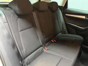 Skoda Karoq 1.6 TDI SE SUV 5dr Diesel DSG Euro 6 (s/s) (115 ps)