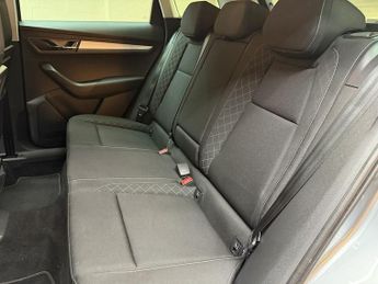Skoda Karoq 1.6 TDI SE SUV 5dr Diesel DSG Euro 6 (s/s) (115 ps)