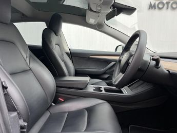 Tesla Model 3 Standard Range Plus Saloon 4dr Electric Auto RWD (241 bhp)