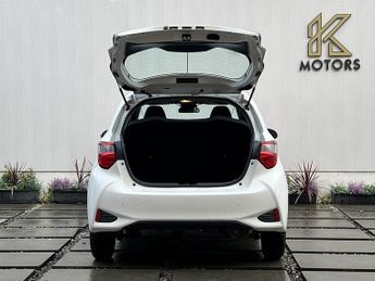 Toyota Yaris 1.5 VVT-h Icon Tech Hatchback 5dr Petrol Hybrid E-CVT Euro 6 (s/