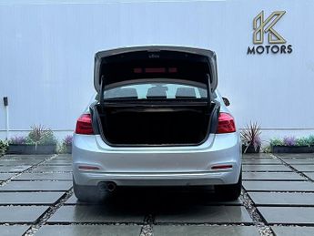 BMW 3 Series 320i Luxury