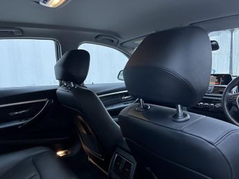 BMW 3 Series 320i Luxury