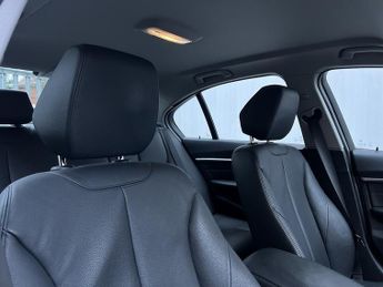 BMW 3 Series 2.0 320i Luxury Saloon 4dr Petrol Auto xDrive Euro 6 (s/s) (184 