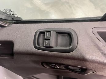 Ford Transit 350 EcoBlue Leader 2.0 2dr Luton Automatic Diesel