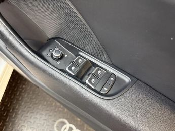 Audi A3 1.5 TFSI CoD 35 S line Sportback 5dr Petrol S Tronic Euro 6 (s/s