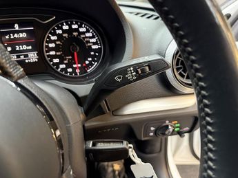 Audi A3 1.5 TFSI CoD 35 S line Sportback 5dr Petrol S Tronic Euro 6 (s/s