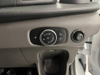 Ford Transit 350 EcoBlue Leader 2.0 2dr Luton Automatic Diesel