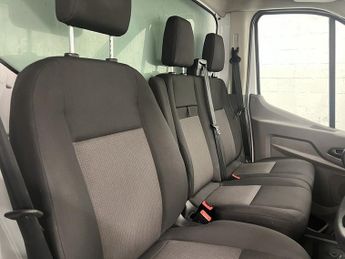 Ford Transit 350 EcoBlue Leader 2.0 2dr Luton Automatic Diesel