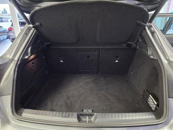 Mercedes-Benz GLA 2.1 GLA200d AMG Line (Premium Plus) SUV 5dr Diesel 7G-DCT 4MATIC