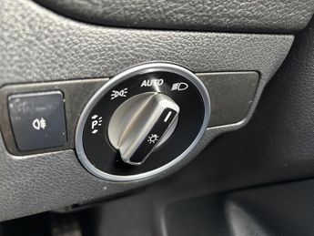 Mercedes-Benz Cla Cla 180 Amg Line