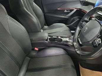 Peugeot E-2008 GT Line