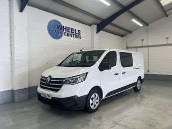 Renault Trafic 2.0 dCi Blue LL30 Business+ Crew Van Double Cab 6dr Diesel Manua