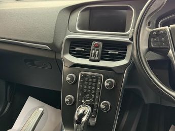 Volvo V40 T3 R-Design Pro