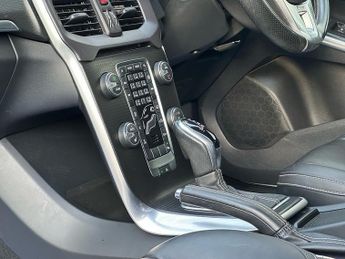 Volvo V40 T3 R-Design Pro