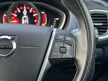 Volvo V40 T3 R-Design Pro