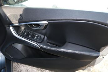 Volvo V40 T5 R-Design Nav Plus
