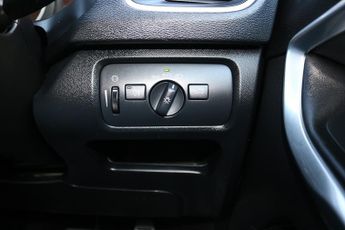 Volvo V40 T5 R-Design Nav Plus