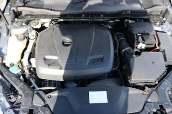 Volvo V40 T5 R-Design Nav Plus
