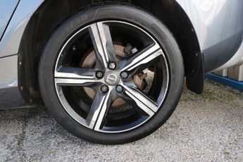 Volvo V40 T5 R-Design Nav Plus