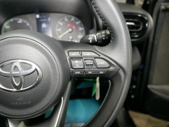 Toyota Yaris VVT-h Icon