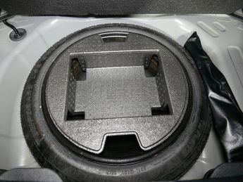 Toyota Yaris VVT-h Icon