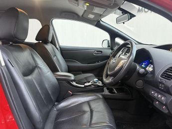 Nissan Leaf 30kWh Tekna Hatchback 5dr Electric Auto (109 bhp)