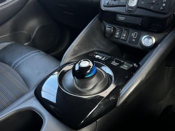 Nissan Leaf 40kWh N-Connecta Hatchback 5dr Electric Auto (150 ps)