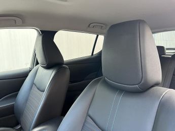 Nissan Leaf 40kWh N-Connecta Hatchback 5dr Electric Auto (150 ps)