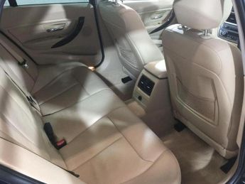 BMW 3 Series 2.0 320d Luxury Touring 5dr Diesel Auto xDrive Euro 5 (s/s) (184