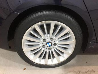 BMW 3 Series 2.0 320d Luxury Touring 5dr Diesel Auto xDrive Euro 5 (s/s) (184