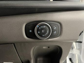 Ford Transit 350 EcoBlue Leader 2.0 2dr Luton Automatic Diesel