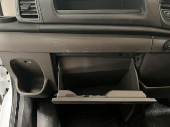 Ford Transit 350 EcoBlue Leader 2.0 2dr Luton Automatic Diesel