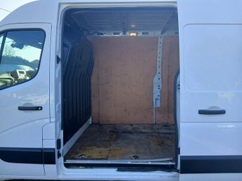 Renault Master ZE 31 33kWh Business Panel Van 4dr Electric Auto FWD MWB Medium 