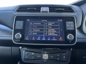 Nissan Leaf 40kWh N-Connecta Hatchback 5dr Electric Auto (150 ps)