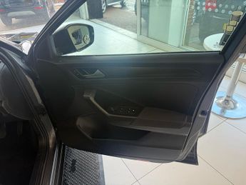 Volkswagen T-Roc 1.5 TSI GPF EVO SE SUV 5dr Petrol DSG Euro 6 (s/s) (150 ps)