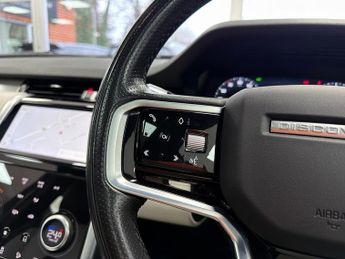Land Rover Discovery Sport P300e R-Dynamic SE